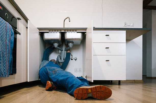Professional Pipe Repair technician working in Bloomfield, IN